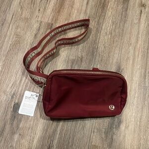 Lululemon Everywhere Belt Bag